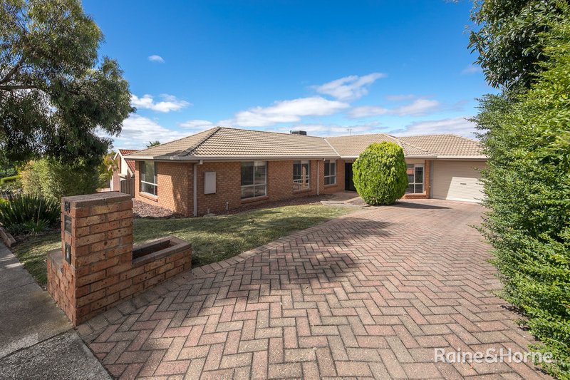 Photo - 64 Balmoral Circuit, Sunbury VIC 3429 - Image 4