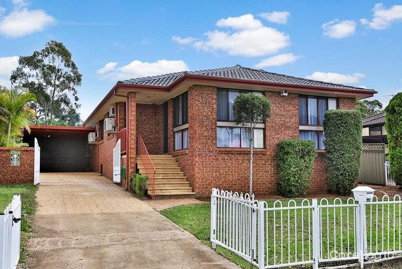 64 Bannockburn Avenue, St Andrews NSW 2566