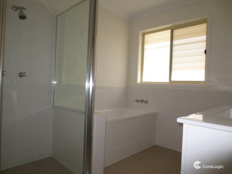Photo - 64 Beaumont Drive, Pimpama QLD 4209 - Image 8