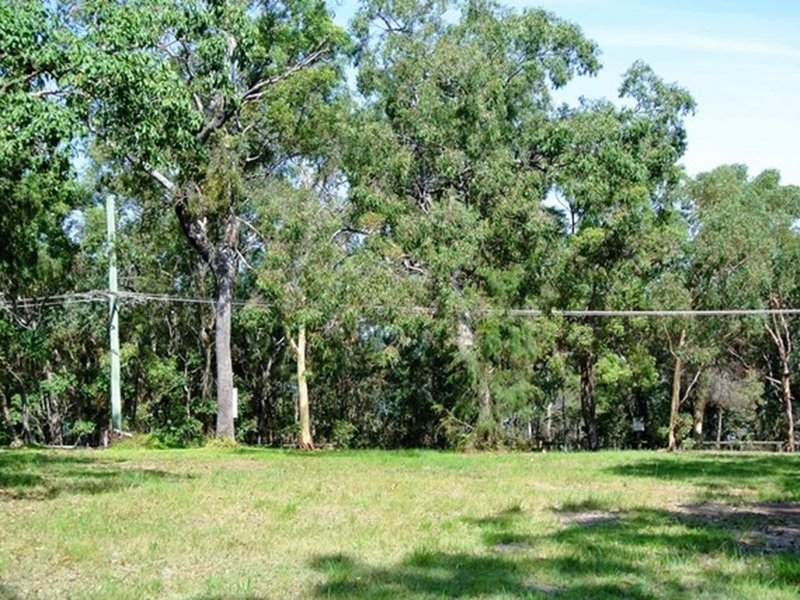 Photo - 64 Beelong Street, Macleay Island QLD 4184 - Image 4