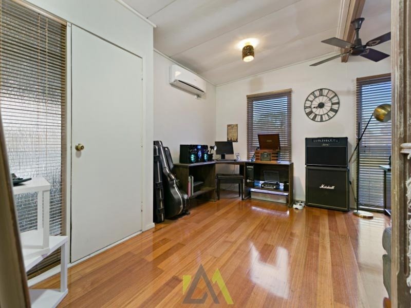 Photo - 64 Belar Avenue, Frankston VIC 3199 - Image 8