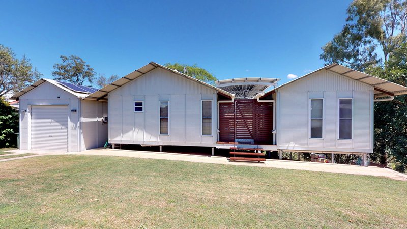 Photo - 64 Bellambi Street, Toogoolawah QLD 4313 - Image 2