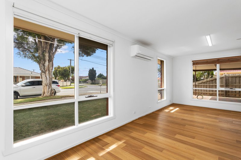 Photo - 64 Bellbridge Drive, Hoppers Crossing VIC 3029 - Image 7