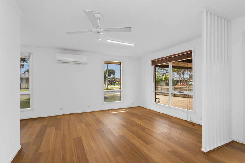 Photo - 64 Bellbridge Drive, Hoppers Crossing VIC 3029 - Image 11