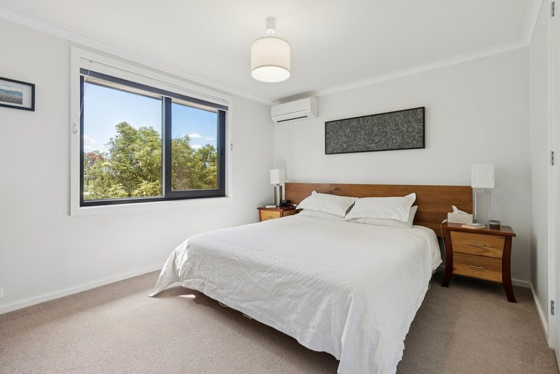 Photo - 64 Bendigo Street, Fisher ACT 2611 - Image 9