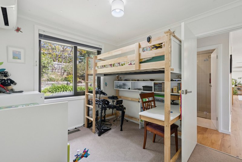 Photo - 64 Bendigo Street, Fisher ACT 2611 - Image 12