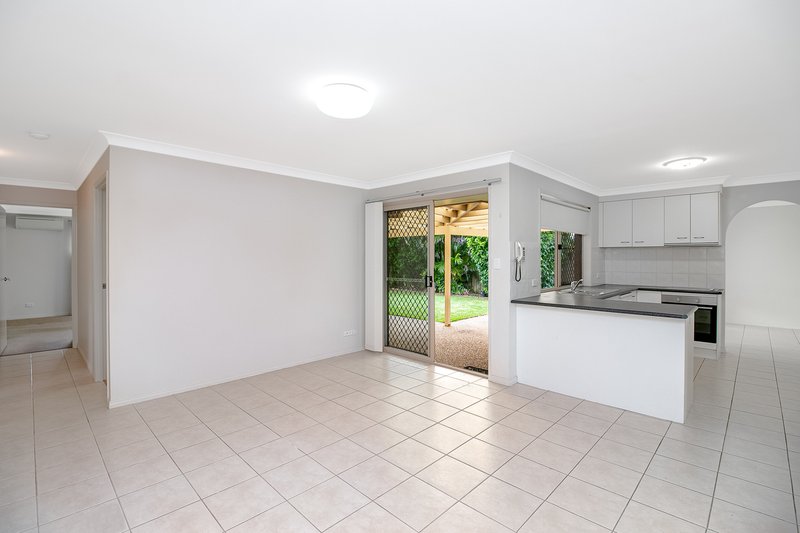 Photo - 64 Bergamont Street, Elanora QLD 4221 - Image 3