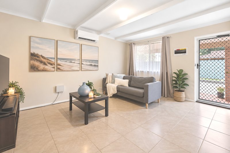 Photo - 64 Blackadder Road, Swan View WA 6056 - Image 5