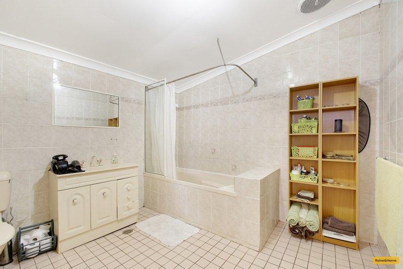 Photo - 64 Bradley Street, Goulburn NSW 2580 - Image 9