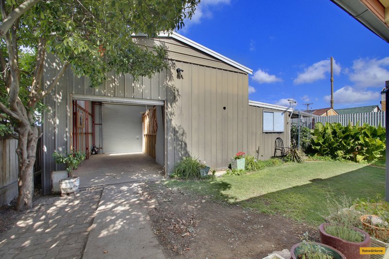 Photo - 64 Bradley Street, Goulburn NSW 2580 - Image 10