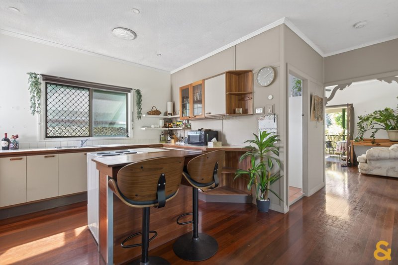 Photo - 64 Chandos Street, Wynnum West QLD 4178 - Image 4