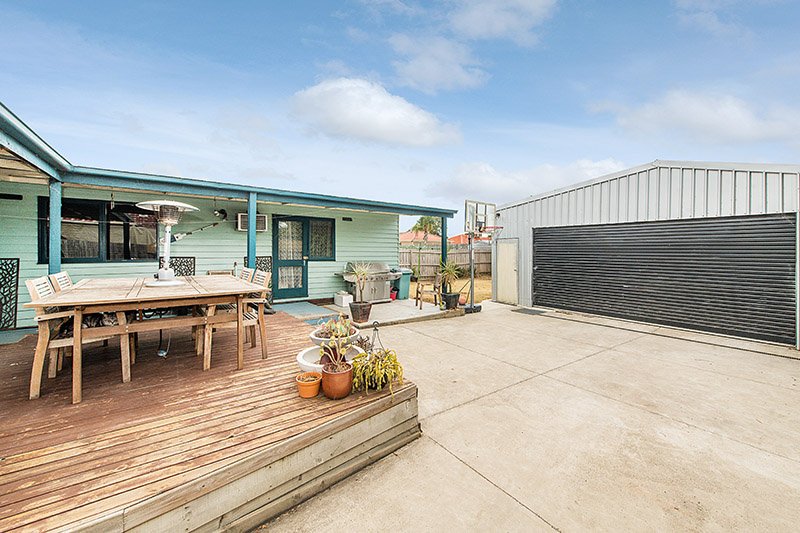 Photo - 64 Circle Drive North, Cranbourne VIC 3977 - Image 13