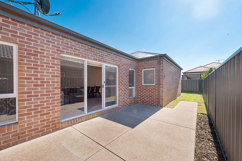 Photo - 64 Corringa Way, Craigieburn VIC 3064 - Image 7