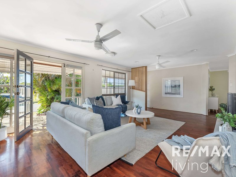 Photo - 64 Crestridge Crescent, Morayfield QLD 4506 - Image 3