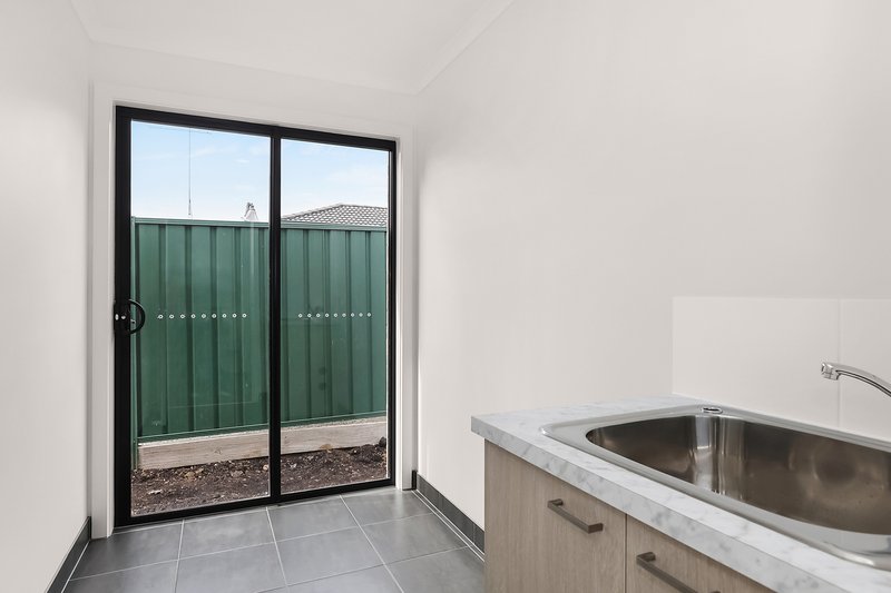 Photo - 64 Curdie Street, Cobden VIC 3266 - Image 9