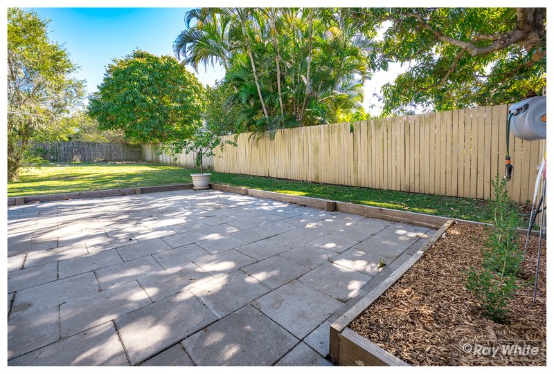 Photo - 64 Davis Street, The Range QLD 4700 - Image 10