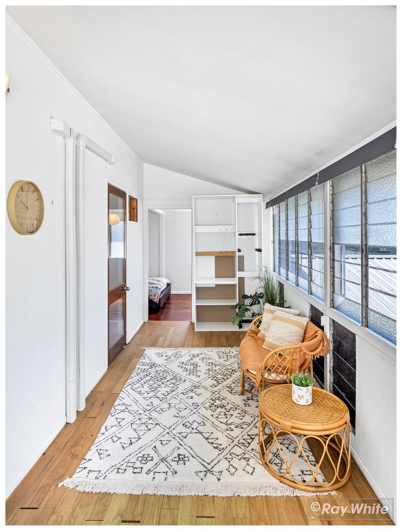 Photo - 64 Davis Street, The Range QLD 4700 - Image 33