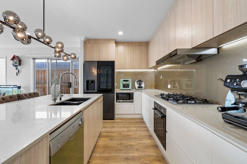 Photo - 64 Doran Circuit, Park Ridge QLD 4125 - Image 6