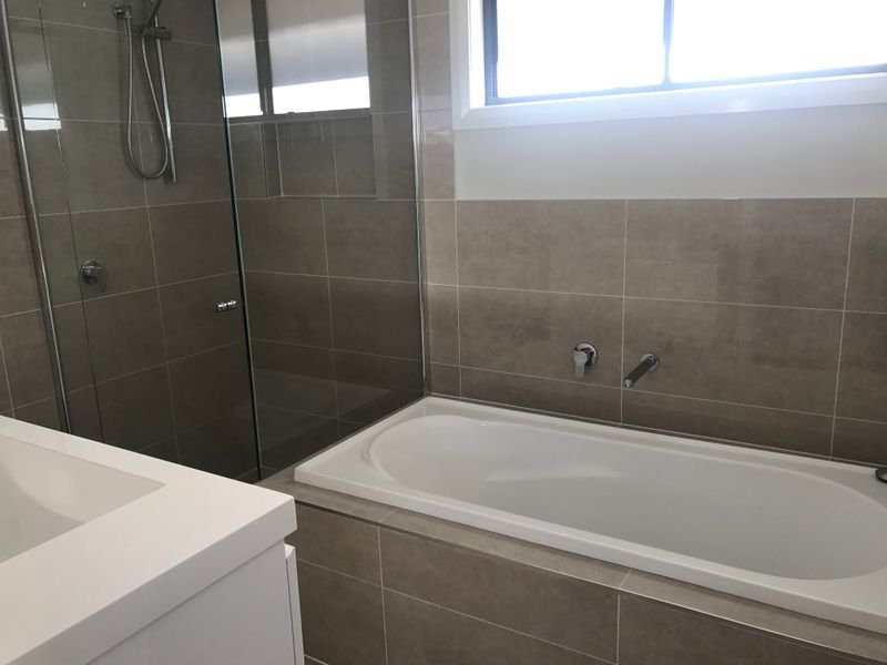 Photo - 64 Drues Avenue, Edmondson Park NSW 2174 - Image 6