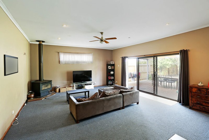 Photo - 64 Dunloe Avenue, Norlane VIC 3214 - Image 3