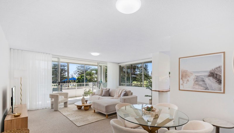 Photo - 6/4 Elizabeth Avenue, Broadbeach QLD 4218 - Image 3