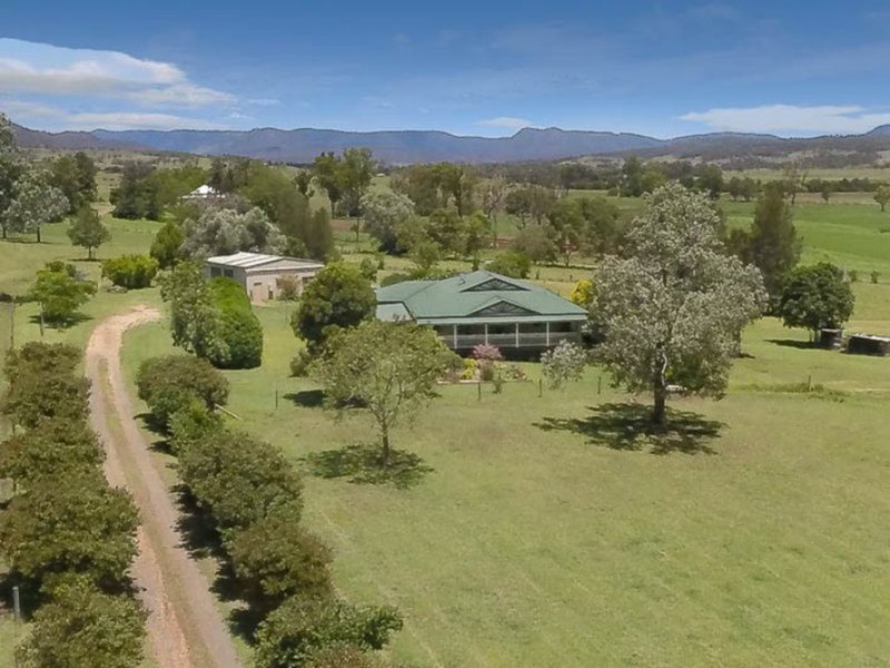 64 Farringdon Road, Christmas Creek QLD 4285