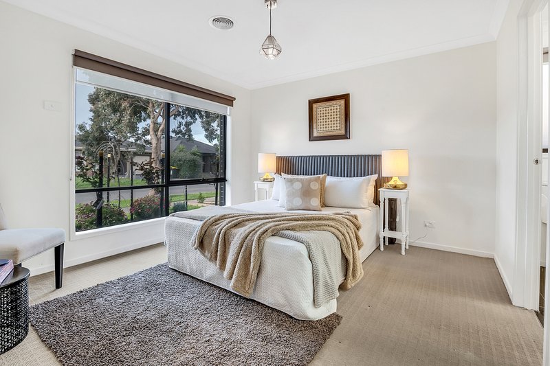 Photo - 64 Gateshead Street, Craigieburn VIC 3064 - Image 12