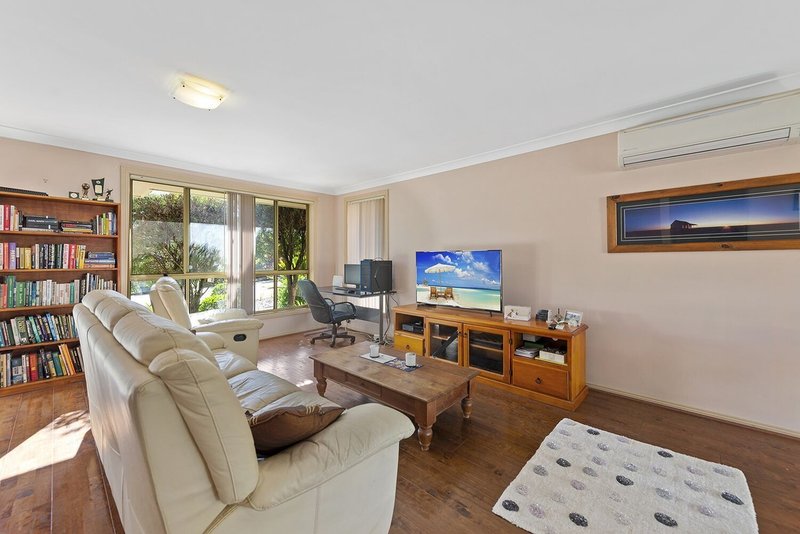 Photo - 6/4 Gavenlock Road, Tuggerah NSW 2259 - Image 4