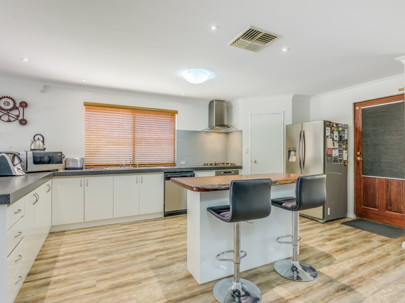 Photo - 64 Gay Street, Huntingdale WA 6110 - Image 6