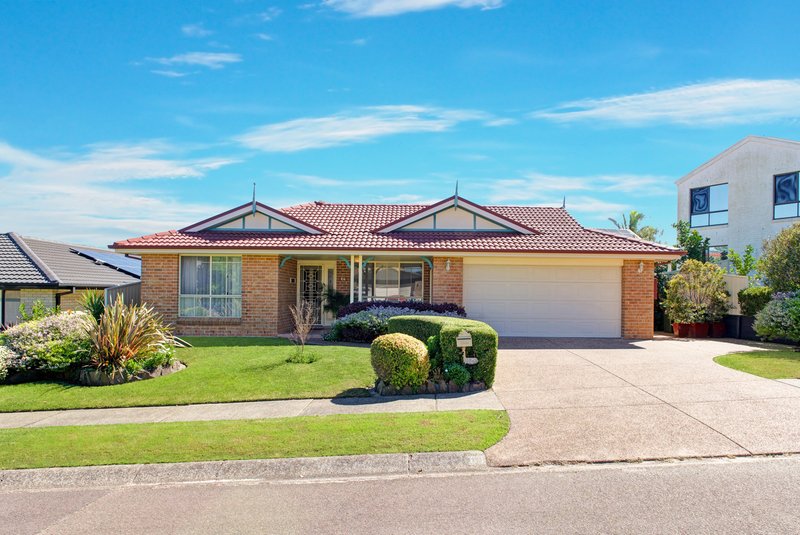 64 Geraldton Drive, Redhead NSW 2290