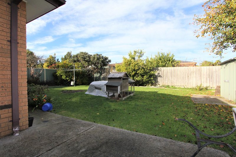 Photo - 64 Gleneagles Drive, Endeavour Hills VIC 3802 - Image 8