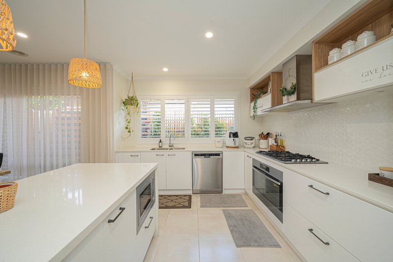 Photo - 64 Graziers Crescent, Clyde North VIC 3978 - Image 2