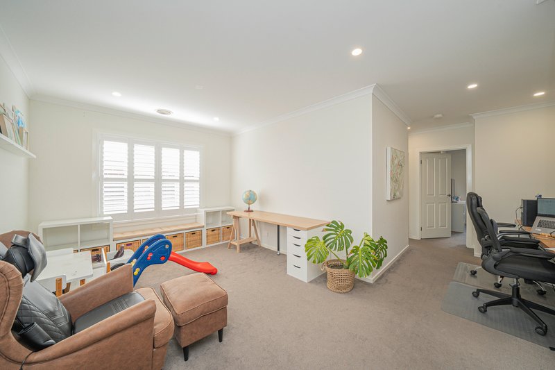 Photo - 64 Graziers Crescent, Clyde North VIC 3978 - Image 10