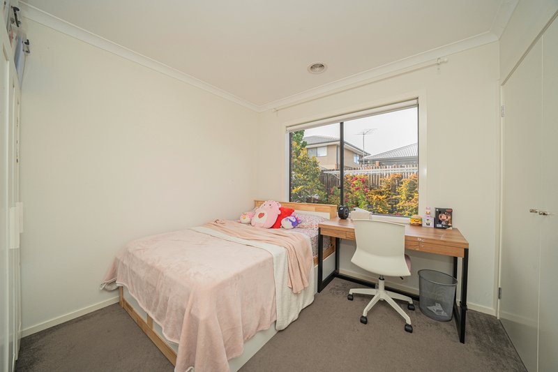 Photo - 64 Graziers Crescent, Clyde North VIC 3978 - Image 12