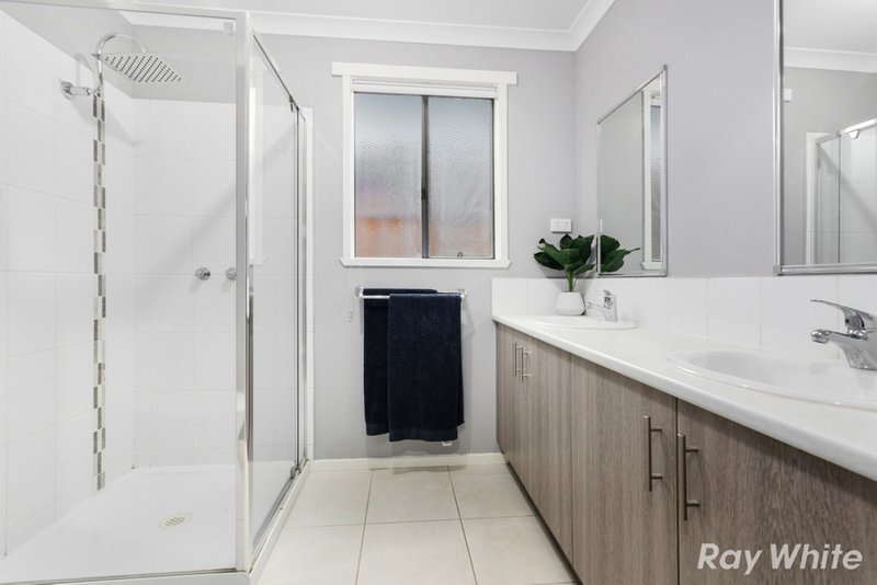 Photo - 64 Greendale Boulevard, Pakenham VIC 3810 - Image 3