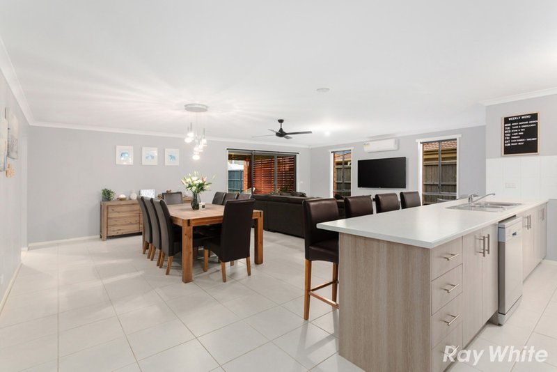 Photo - 64 Greendale Boulevard, Pakenham VIC 3810 - Image 5