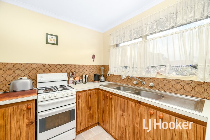 Photo - 6/4 Guest Road, Pakenham VIC 3810 - Image 5