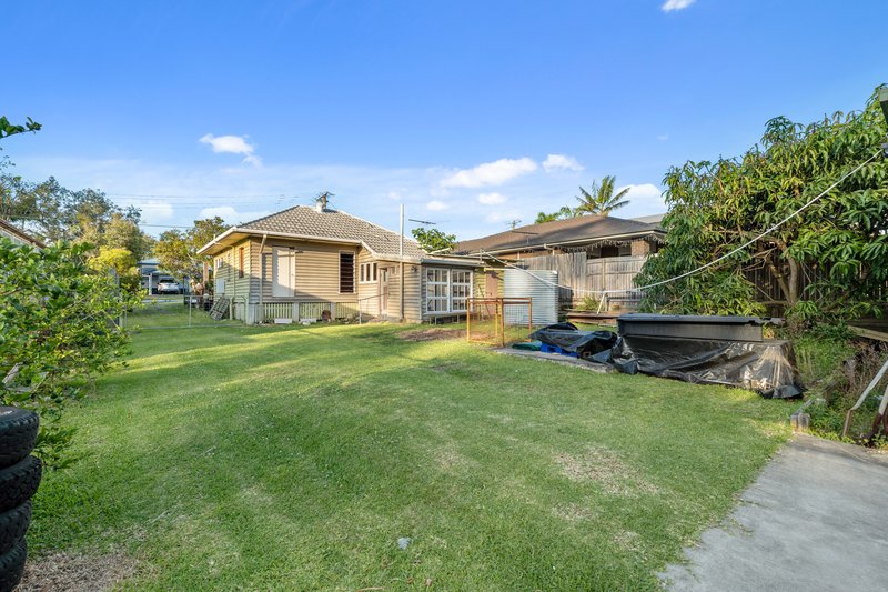 Photo - 64 Haig Street, Wynnum West QLD 4178 - Image 2