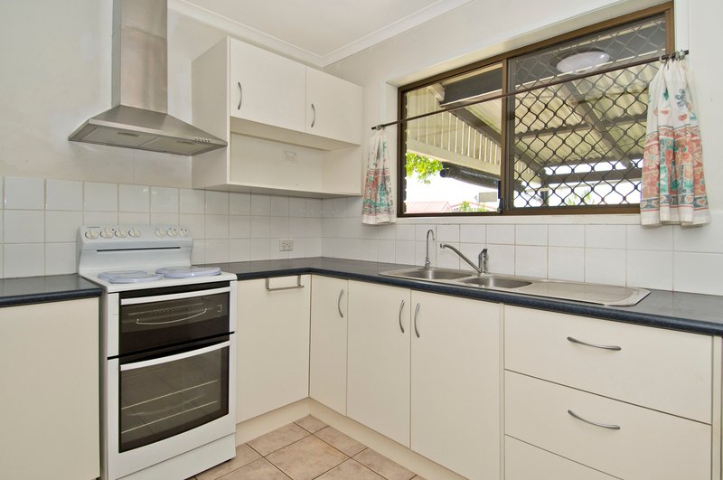 Photo - 64 Harding Boulevard, Mount Warren Park QLD 4207 - Image 6