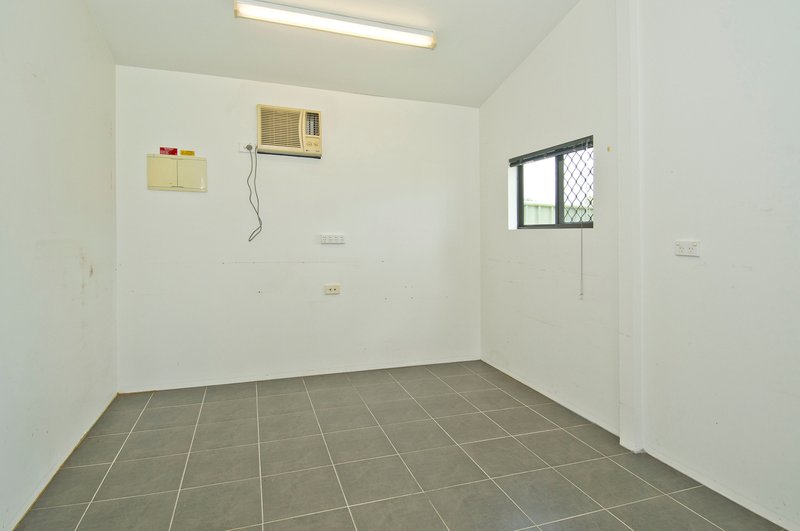 Photo - 64 Harding Boulevard, Mount Warren Park QLD 4207 - Image 16