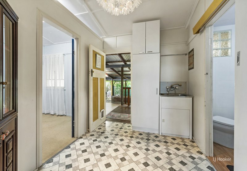 Photo - 64 Hart Street, Blackbutt QLD 4314 - Image 5