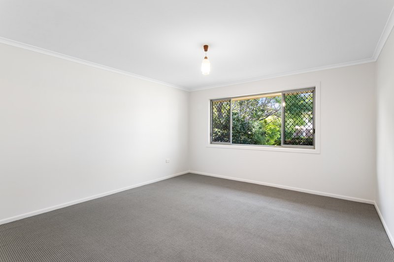 Photo - 64 Hill Parade, Clontarf QLD 4019 - Image 7