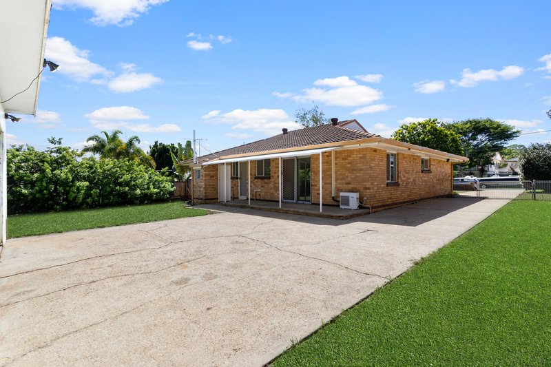 Photo - 64 Hill Parade, Clontarf QLD 4019 - Image 9