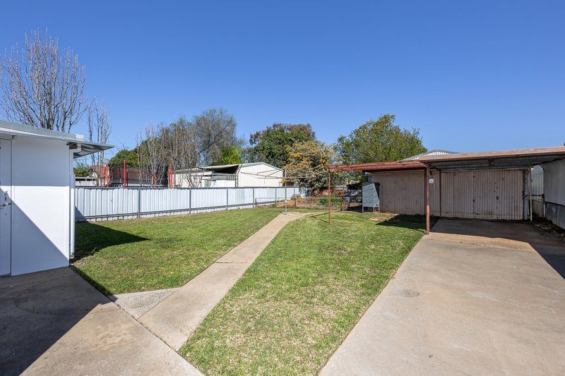 Photo - 64 Hoskins Street, Temora NSW 2666 - Image 3