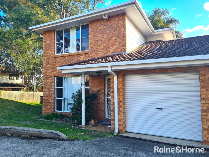 Photo - 6/4 Jacquinot Place, Glenfield NSW 2167 - Image 1