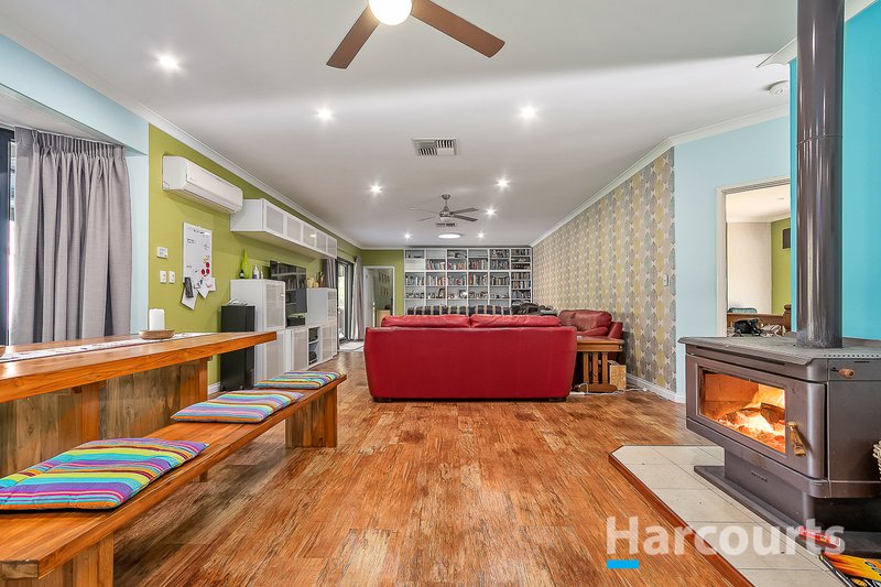 Photo - 64 Jade Loop, Carabooda WA 6033 - Image 4