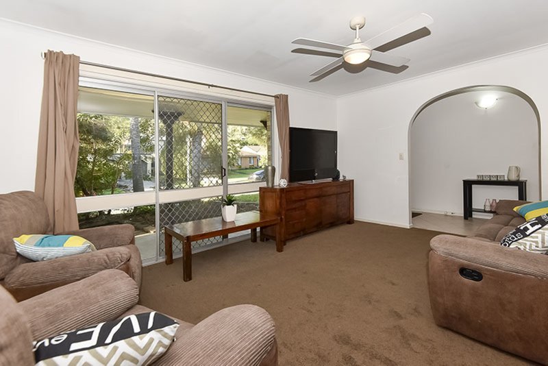 Photo - 64 Jardine Drive, Springwood QLD 4127 - Image 10