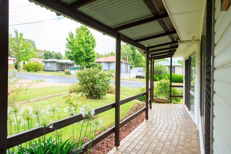 Photo - 64 Jeffrey Street, Armidale NSW 2350 - Image 9