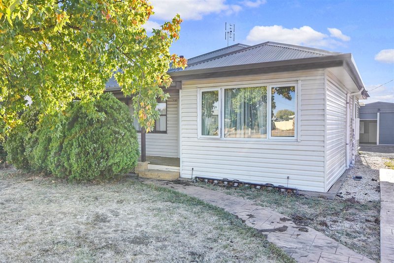 64 Kalkee Road, Horsham VIC 3400