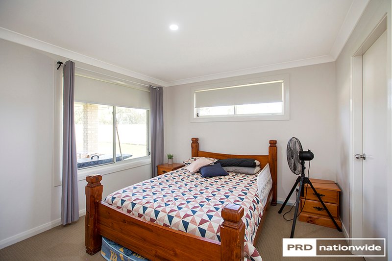 Photo - 64 Kenny Drive, Tamworth NSW 2340 - Image 7